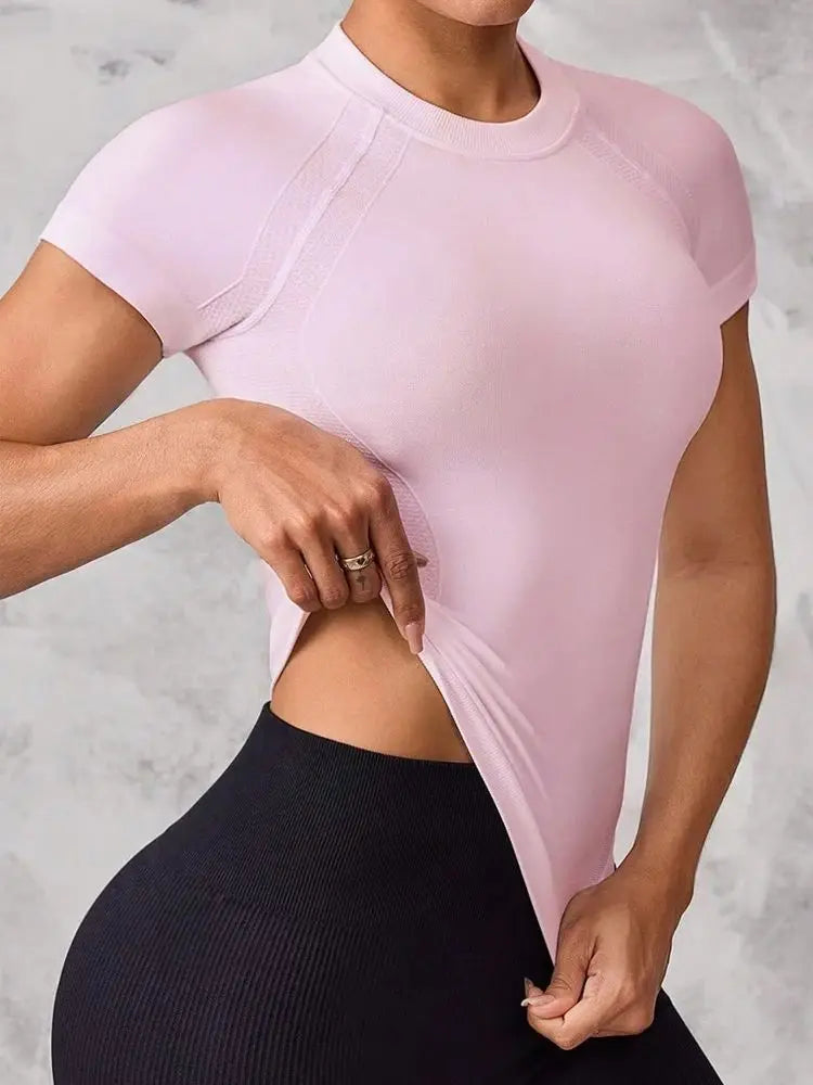 Women's short-sleeved sports top, breathable and quick-drying fabric, suitable for running and yoga,
