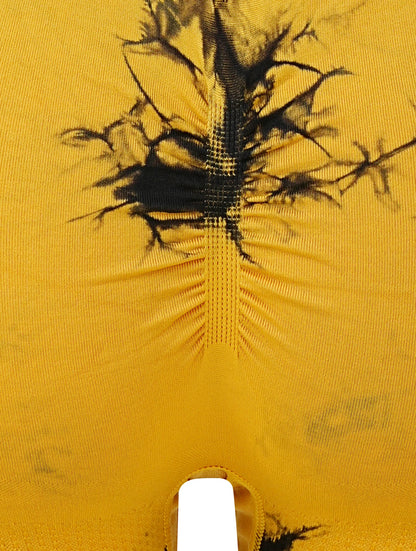 Popular yellow tie-dye suit, breathable nylon material, slanted shoulders, three-point shorts, a good choice for yoga running