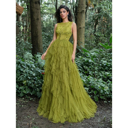 Luxurious party dress featuring a round neck, sleeveless design, leaf embroidery, and a multi-layered mesh