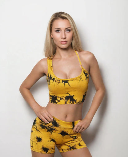 Tie-dye yoga sports suit with off-shoulder bra, removable chest pad, three-quarter shorts, peach line yoga sports suit