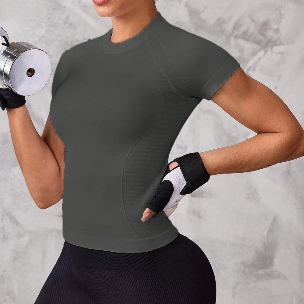 Women's short-sleeved sports top, breathable and quick-drying fabric, suitable for running and yoga,