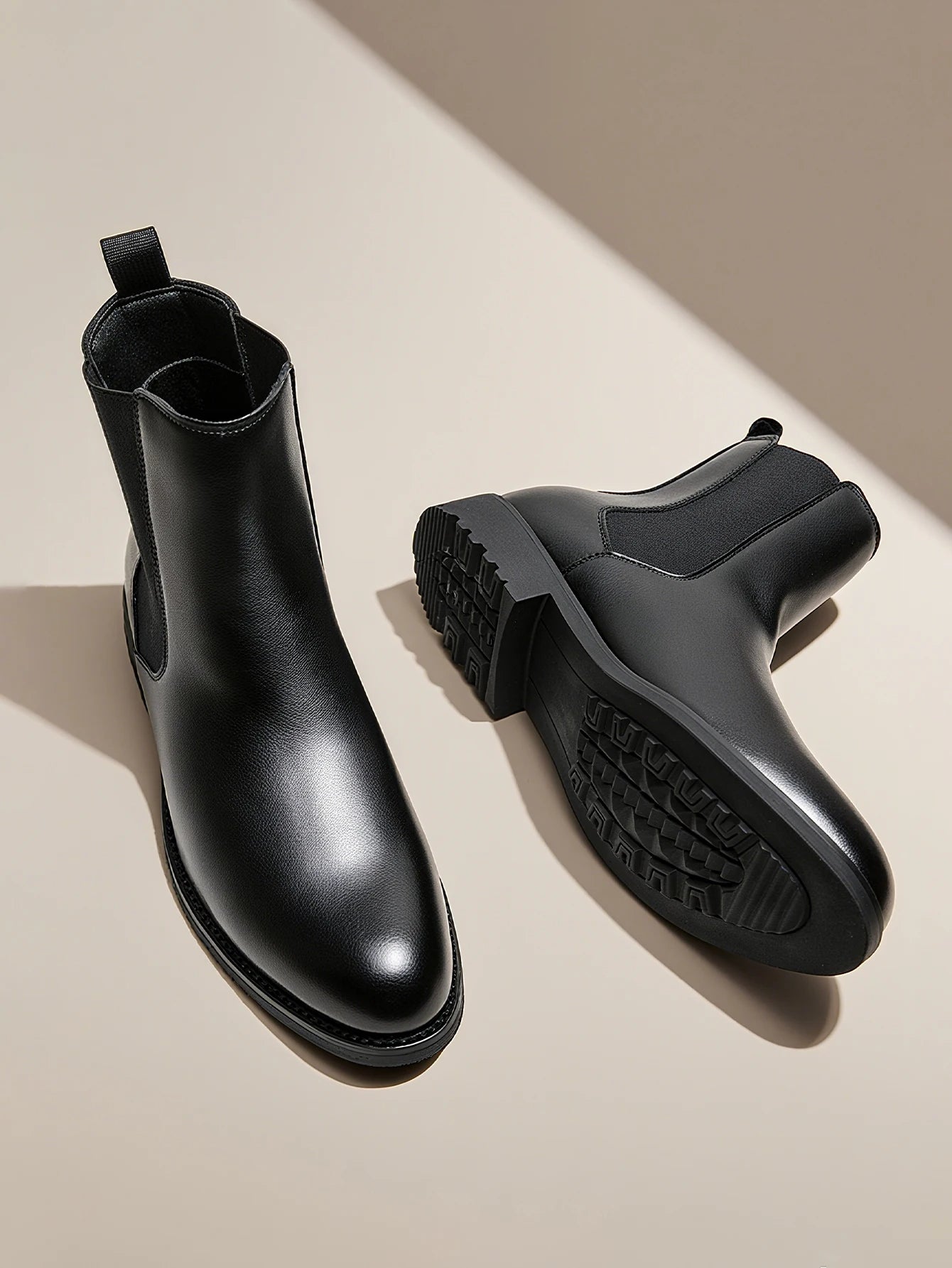 Classic Designer Men Chelsea Boots Slip On Pointed Toe Luxury Middle Ankle Short Leather Boots Men Fashion Business Dress Shoes