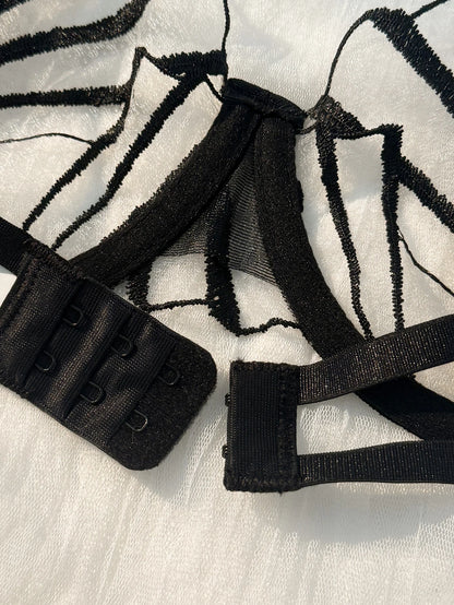 2-piece women's black scallop chest cup embroidered lingerie set, suitable for all seasons ZA825058